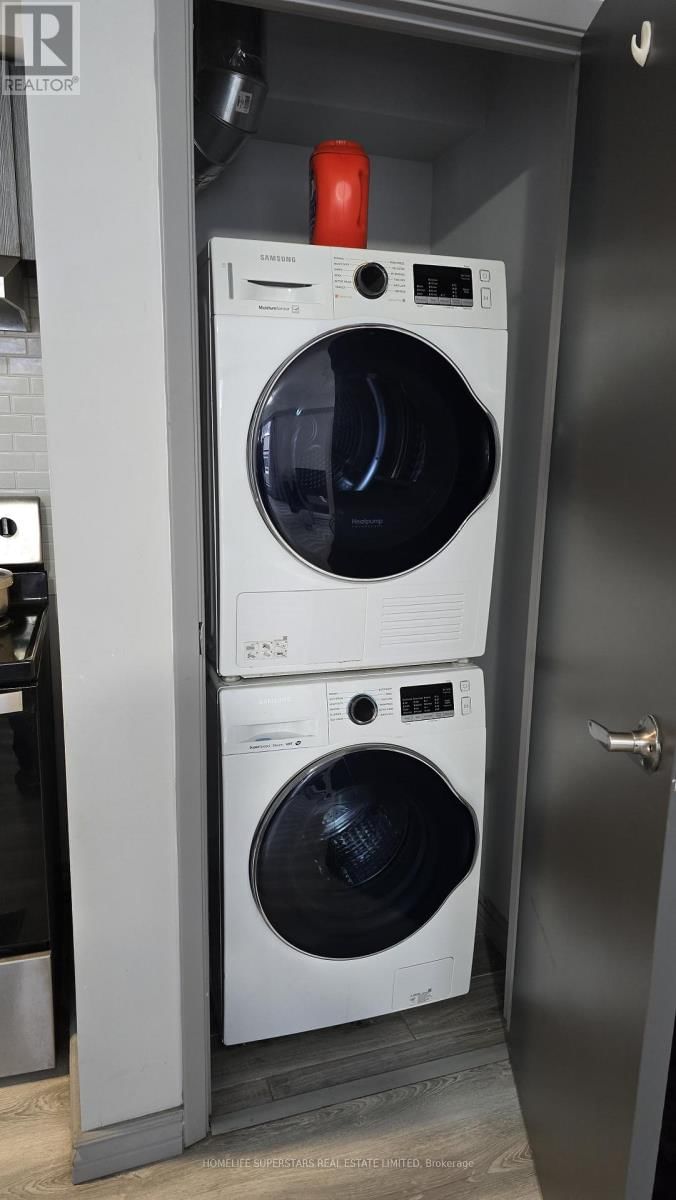 H 207 - 275 LARCH STREET Image 10