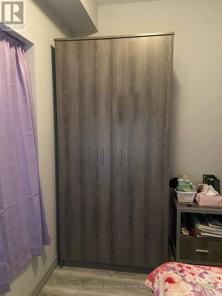 H 207 - 275 LARCH STREET Image 22