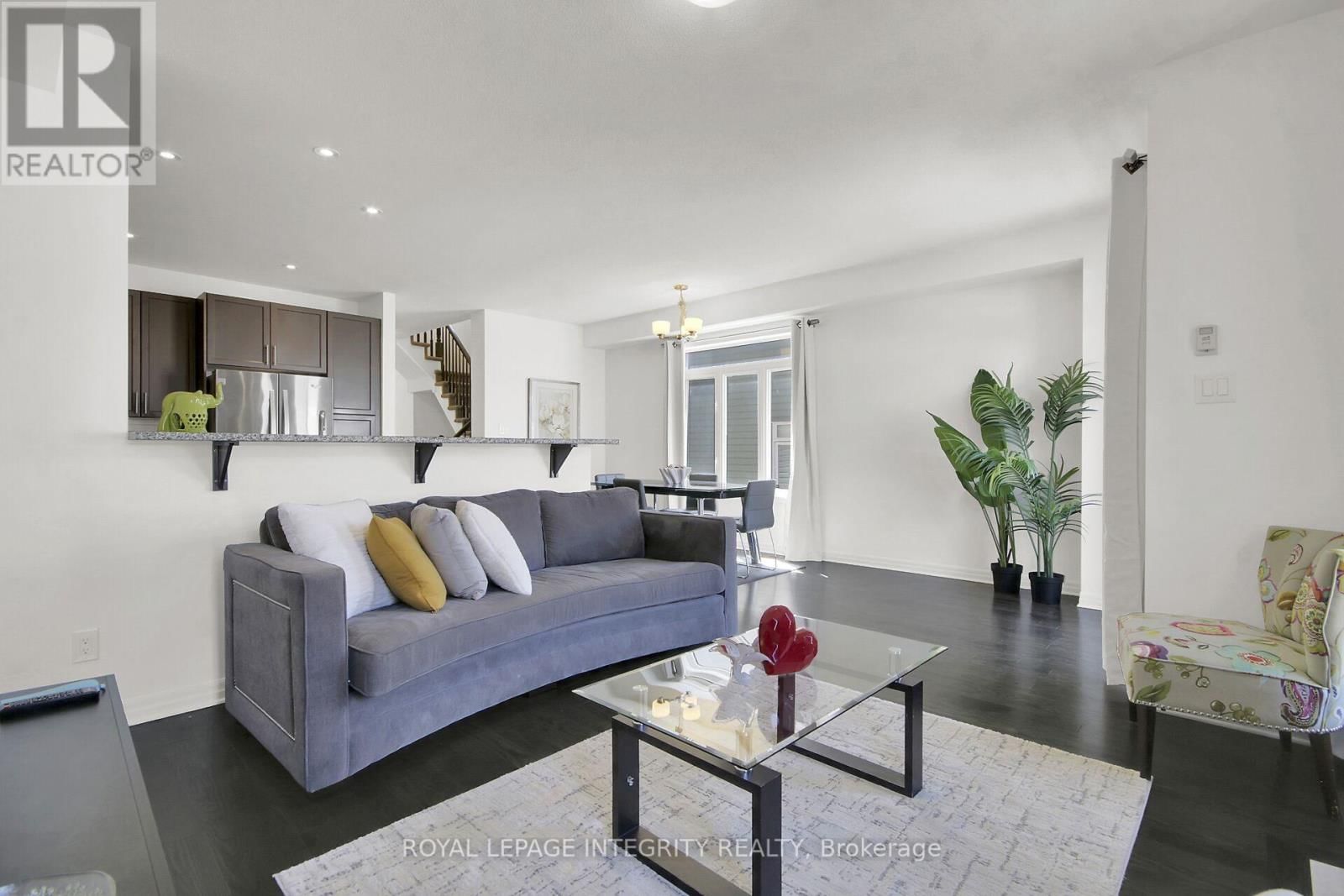 310 BROADRIDGE CRESCENT Image 12