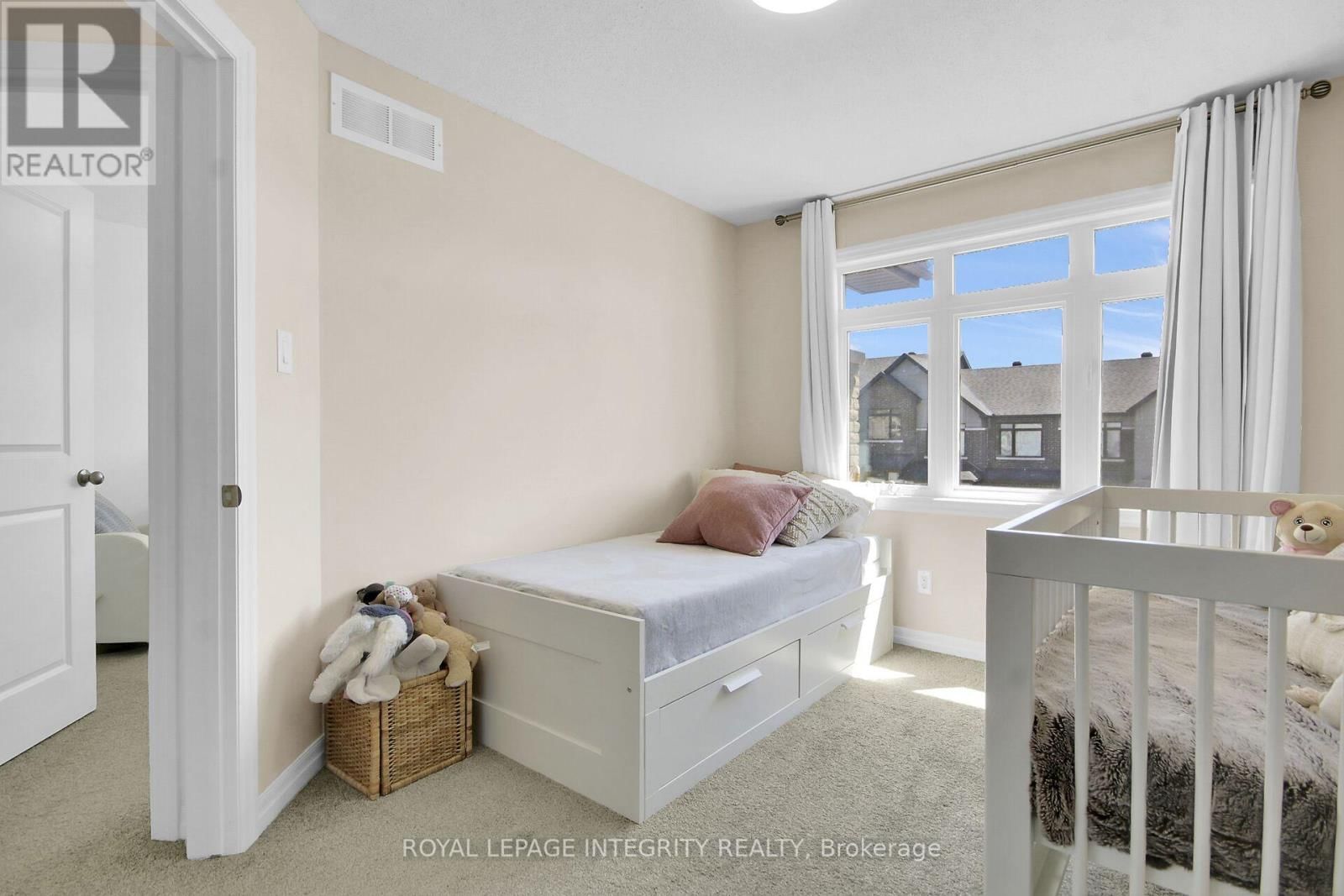 310 BROADRIDGE CRESCENT Image 23