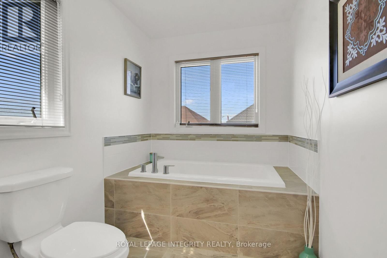 310 BROADRIDGE CRESCENT Image 28