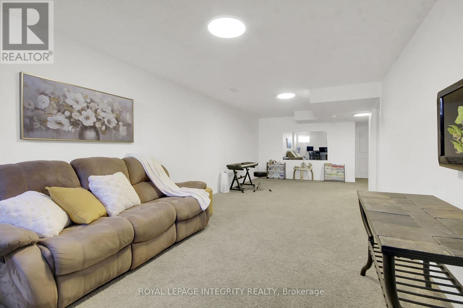 310 BROADRIDGE CRESCENT Image 35