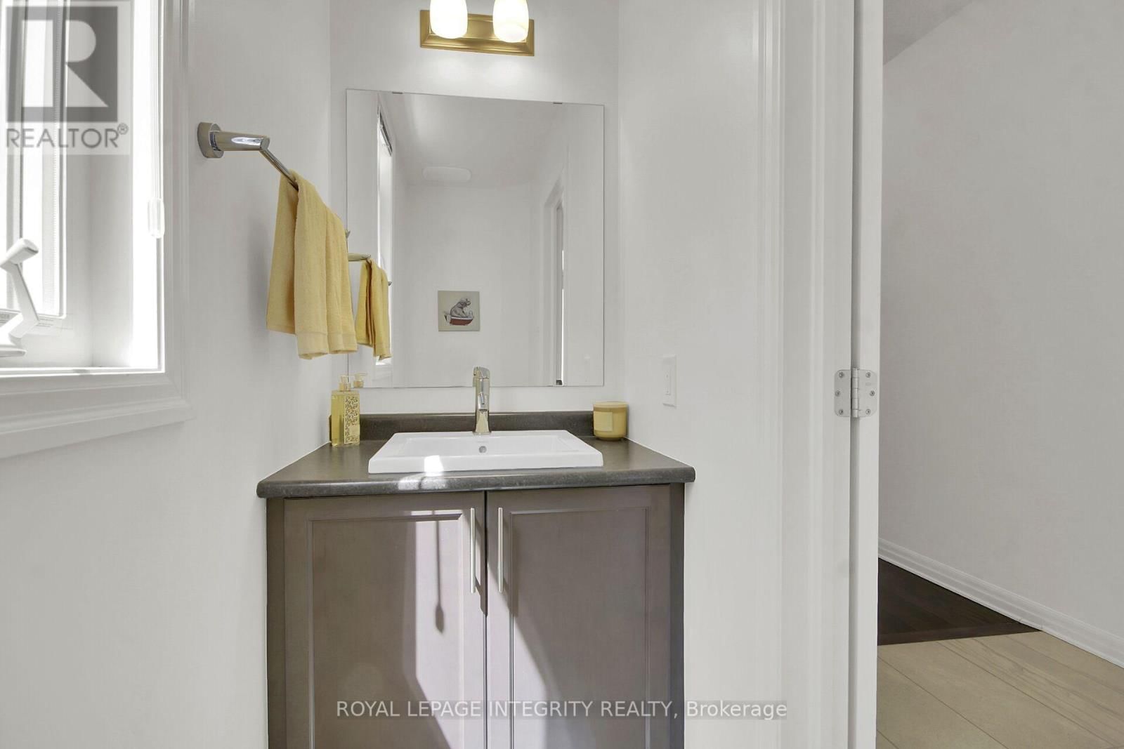 310 BROADRIDGE CRESCENT Image 5