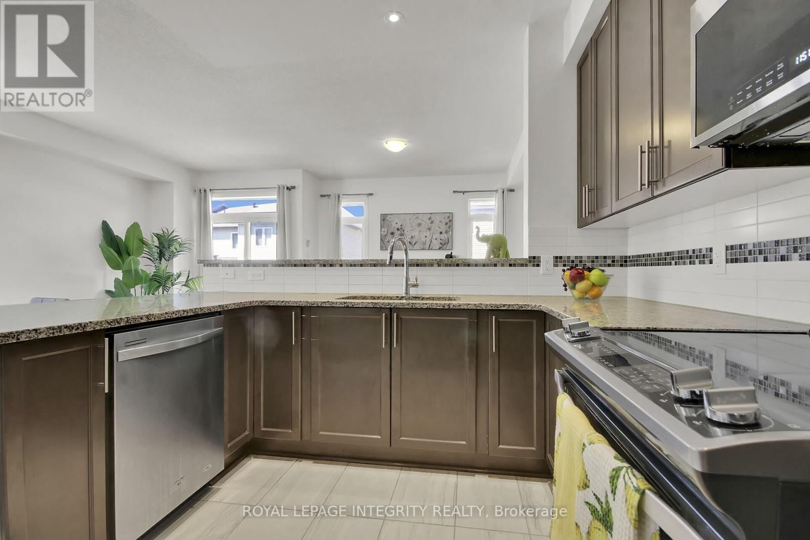 310 BROADRIDGE CRESCENT Image 8