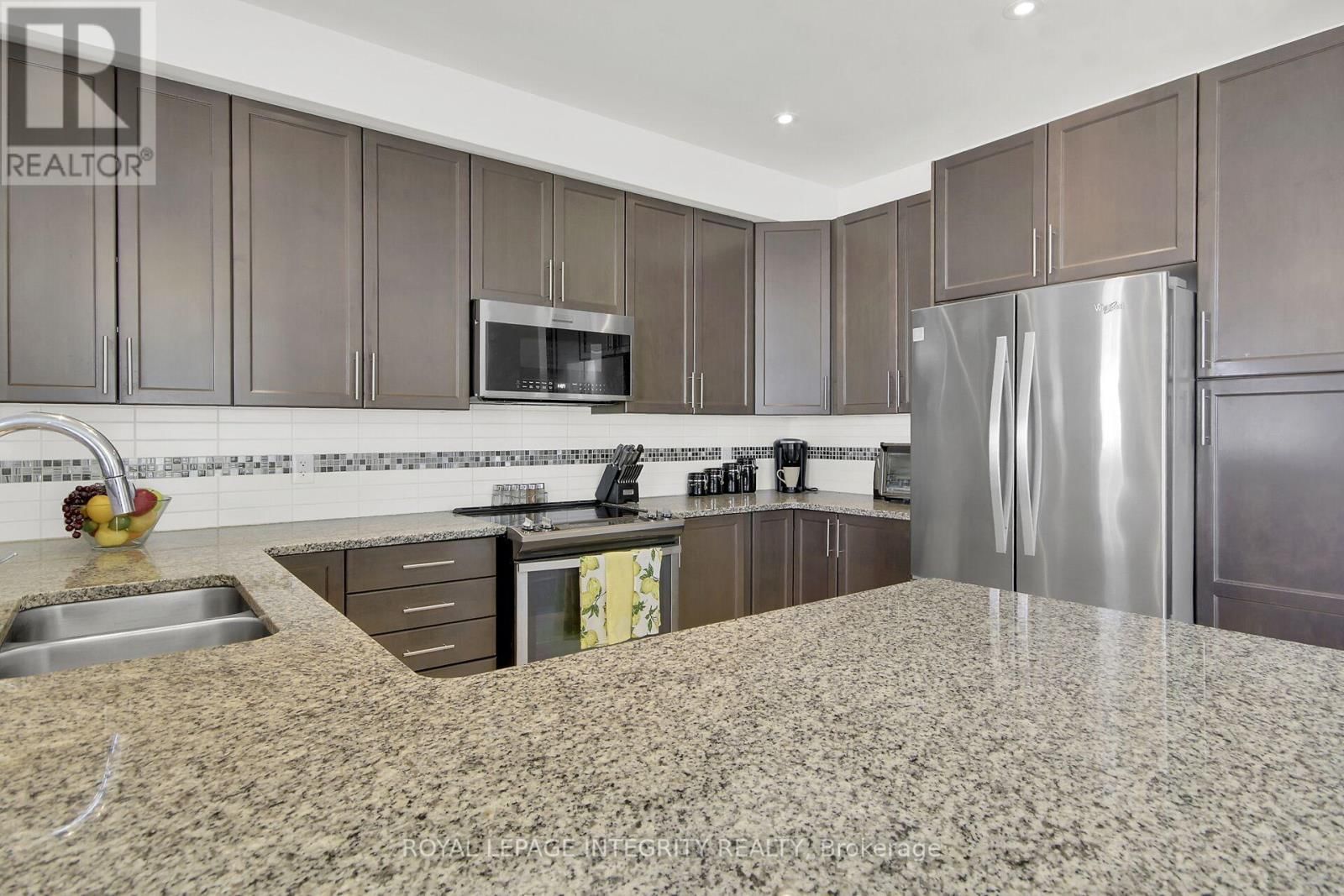 310 BROADRIDGE CRESCENT Image 9