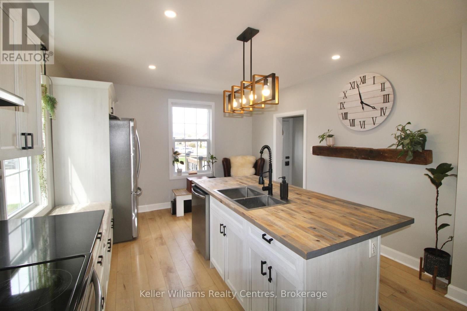 714 QUEEN STREET Image 10