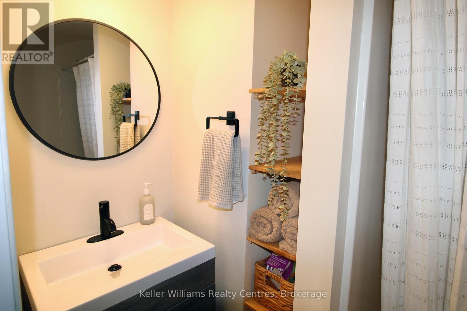 714 QUEEN STREET Image 21