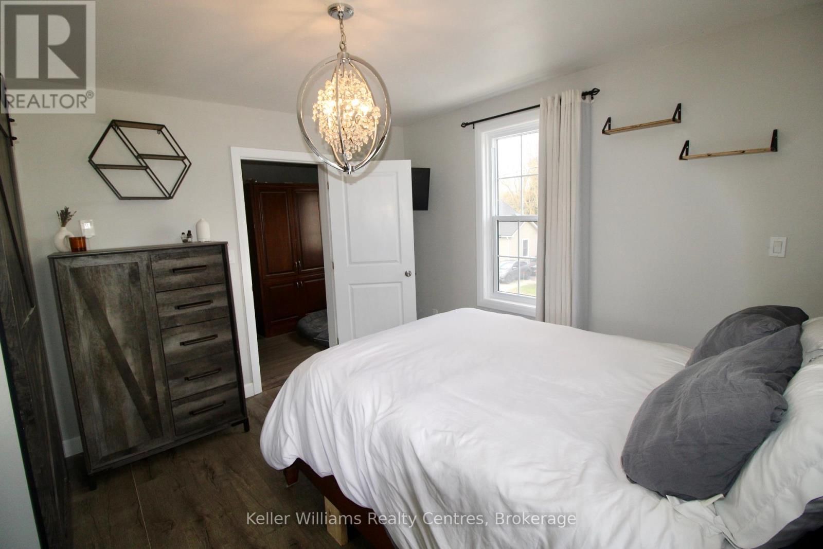 714 QUEEN STREET Image 24