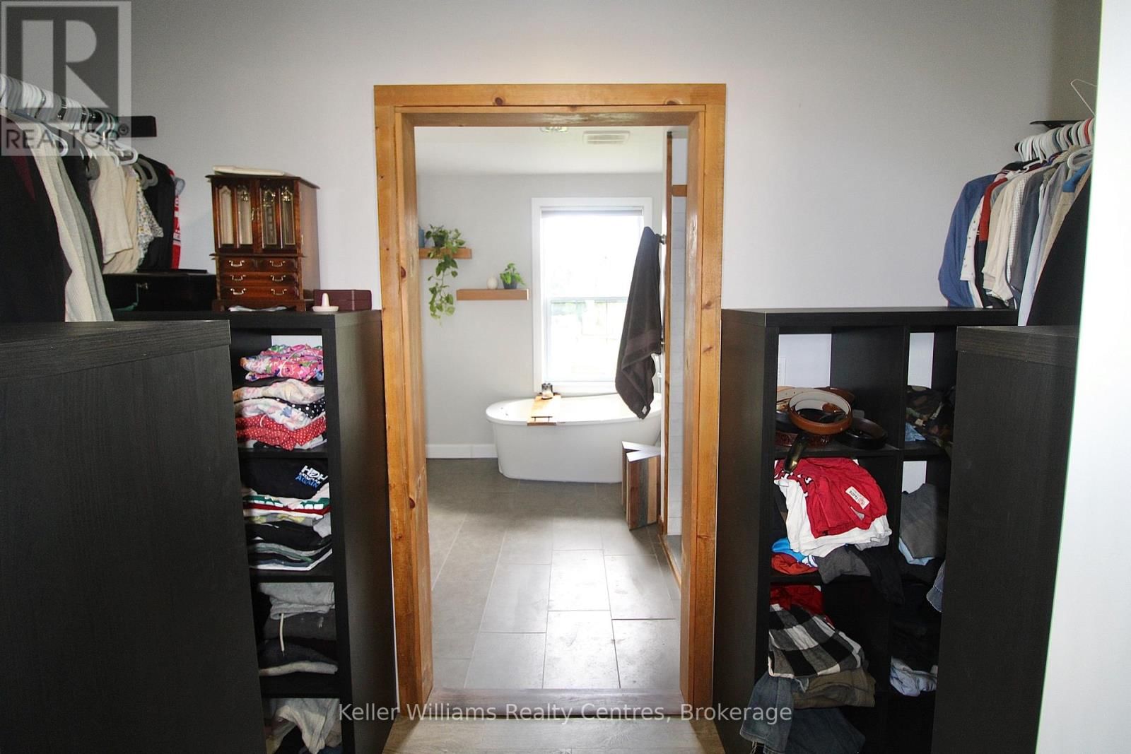 714 QUEEN STREET Image 26