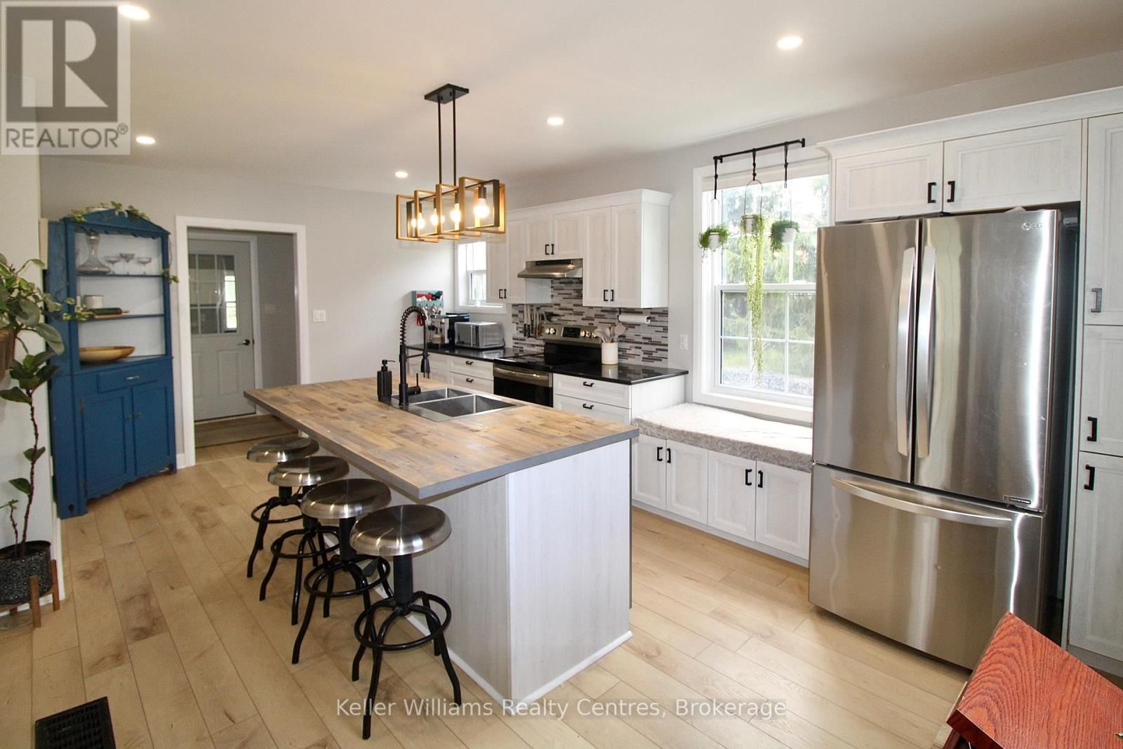 714 QUEEN STREET Image 7