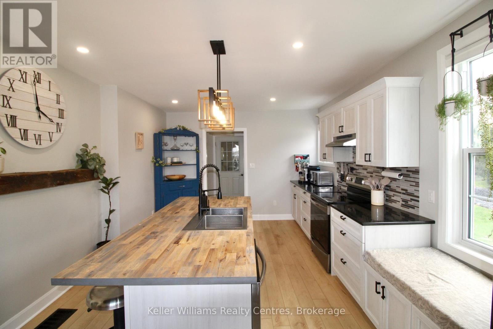 714 QUEEN STREET Image 8