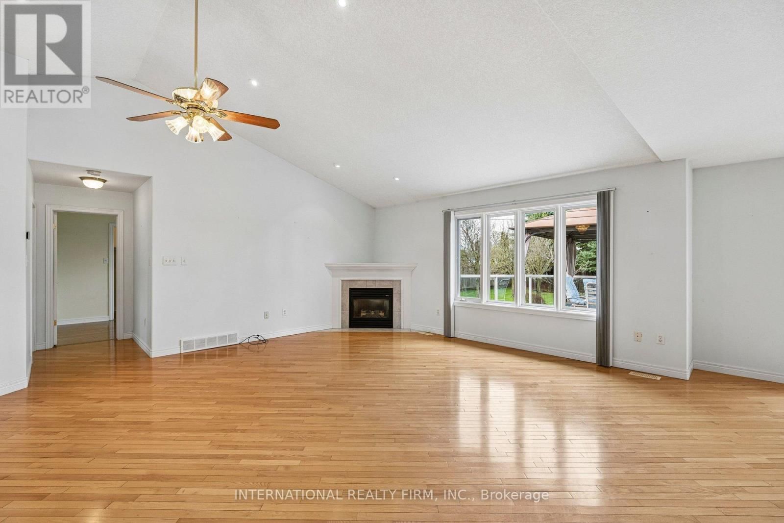 18 SEA BREEZE DRIVE Image 11