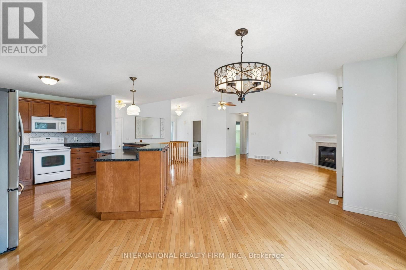 18 SEA BREEZE DRIVE Image 15