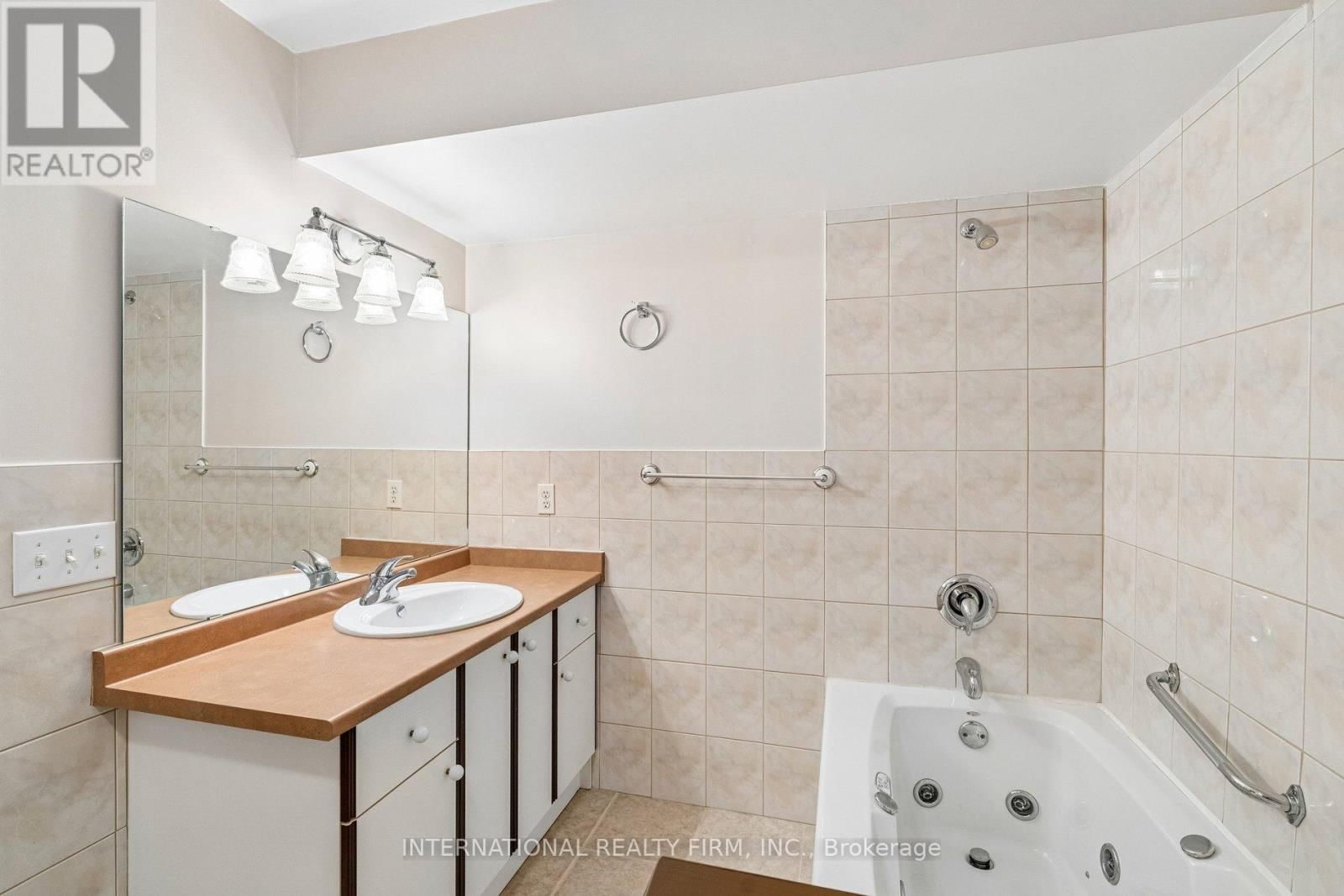 18 SEA BREEZE DRIVE Image 39