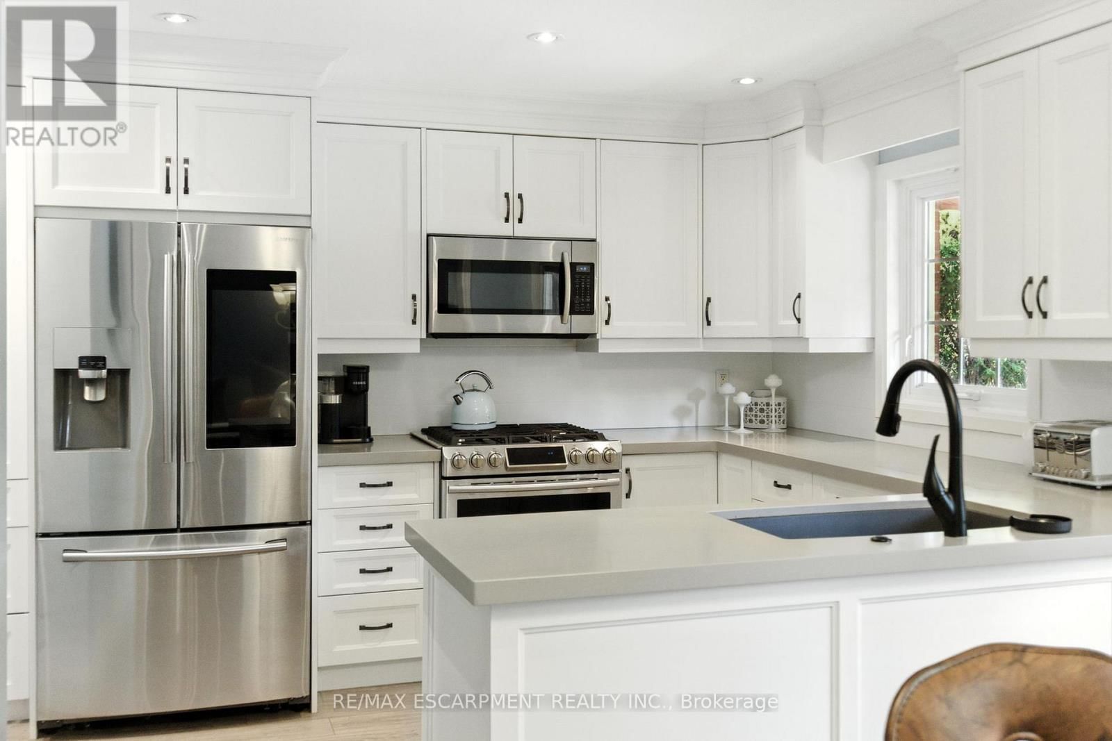 106 RYANS WAY Image 10