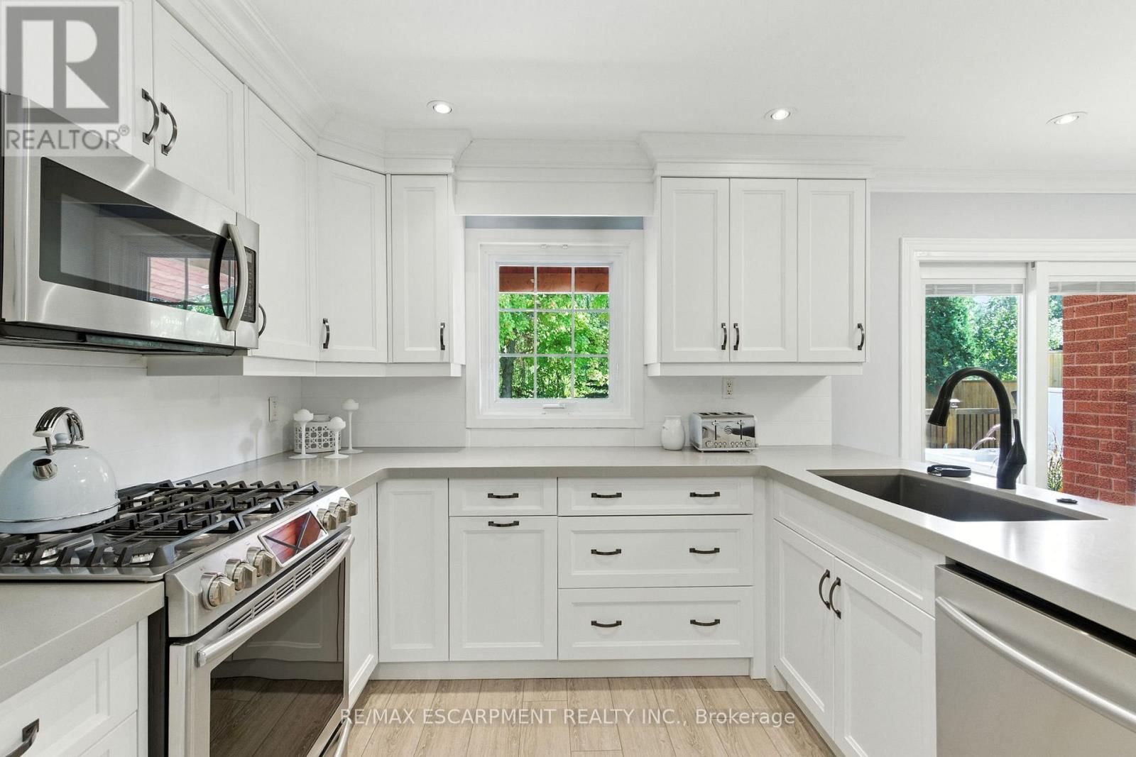 106 RYANS WAY Image 12