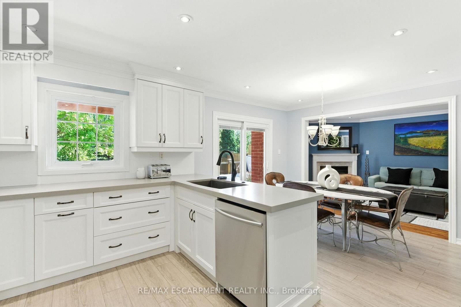 106 RYANS WAY Image 14