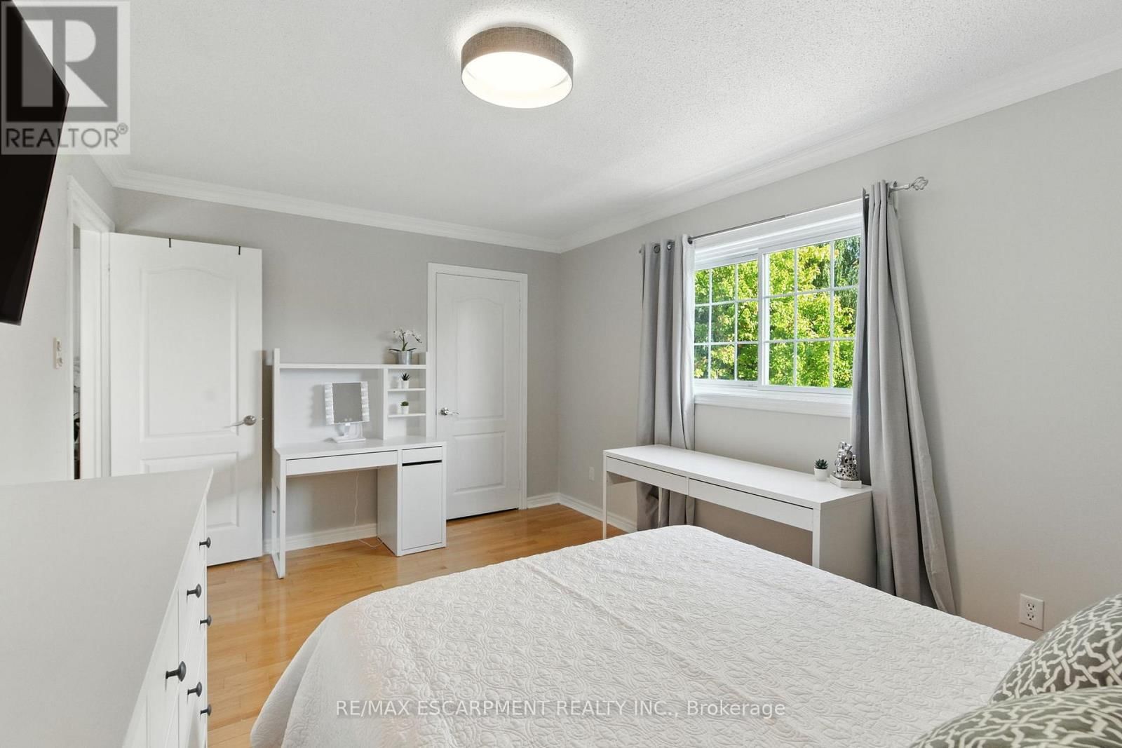 106 RYANS WAY Image 32