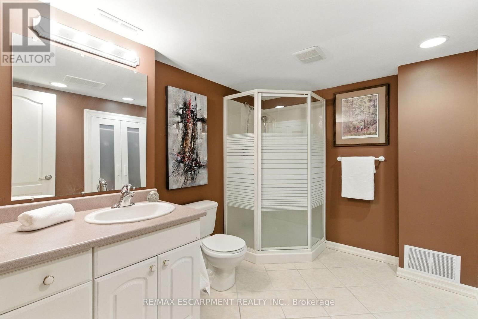 106 RYANS WAY Image 40