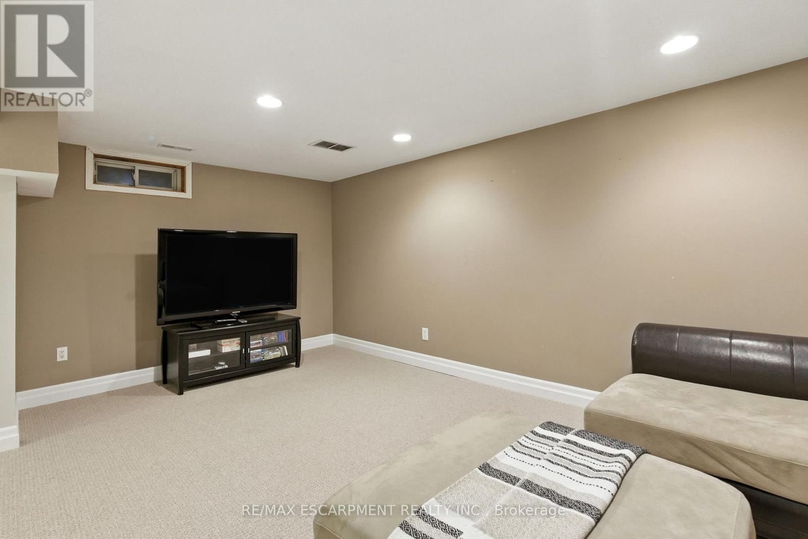 106 RYANS WAY Image 43