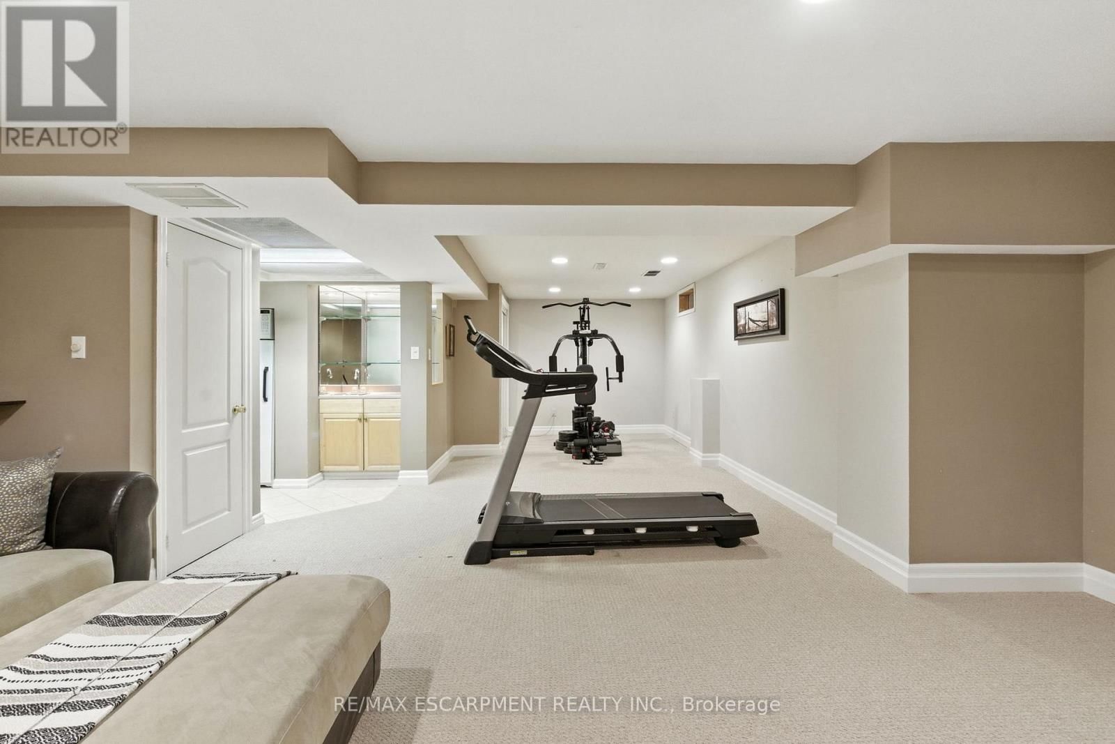 106 RYANS WAY Image 44