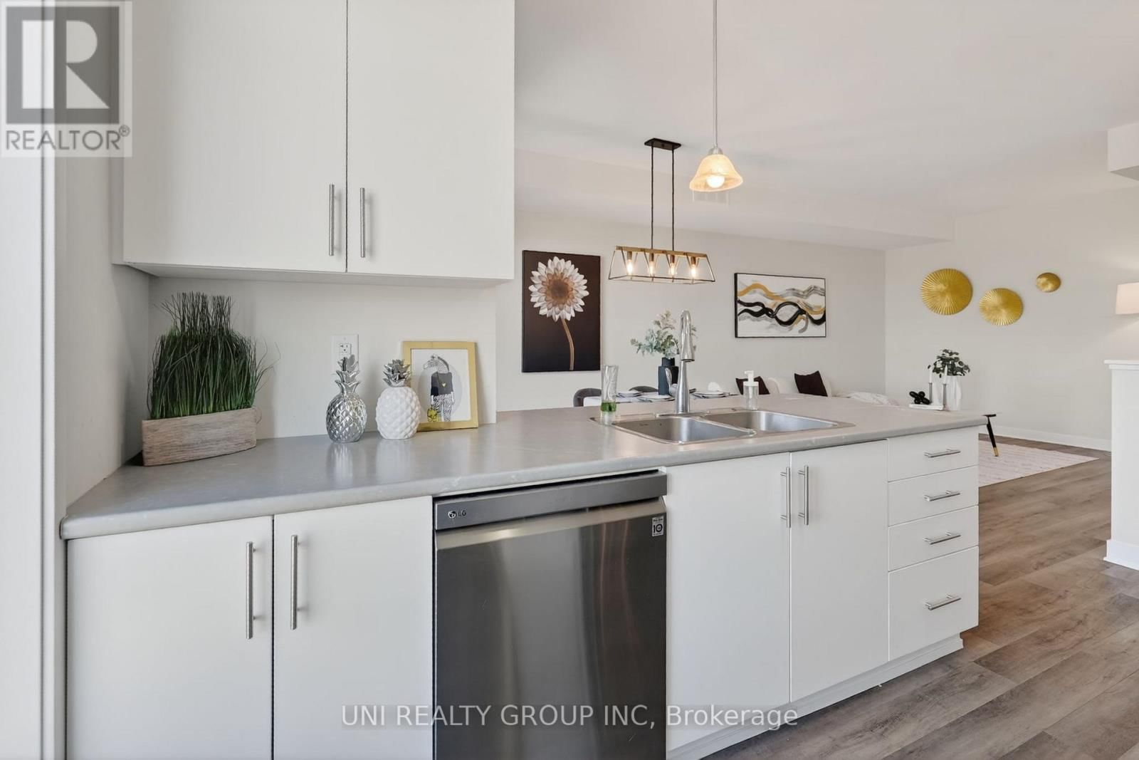 184 VISOR PRIVATE Image 12