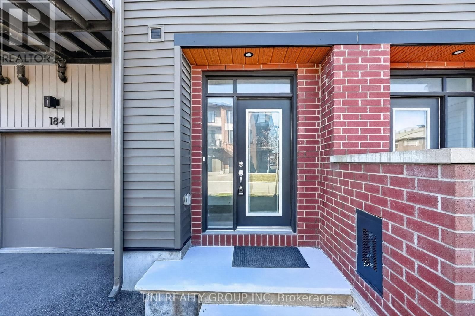 184 VISOR PRIVATE Image 2