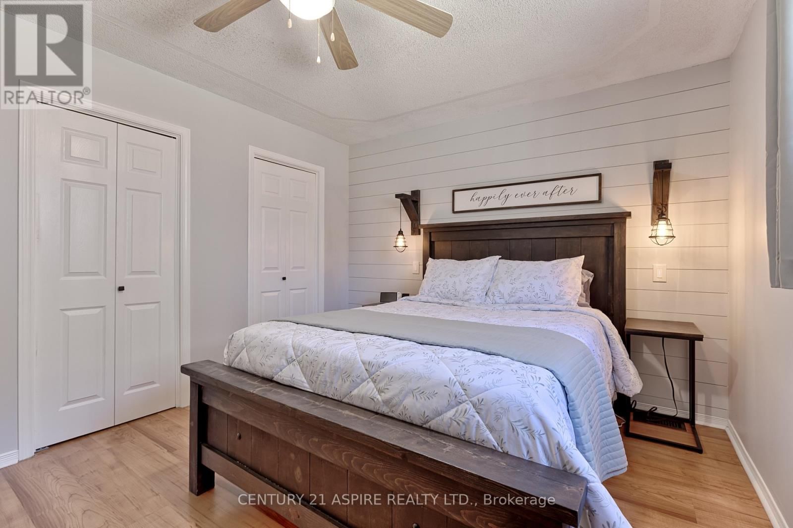 42 EAST STREET EAST Image 15