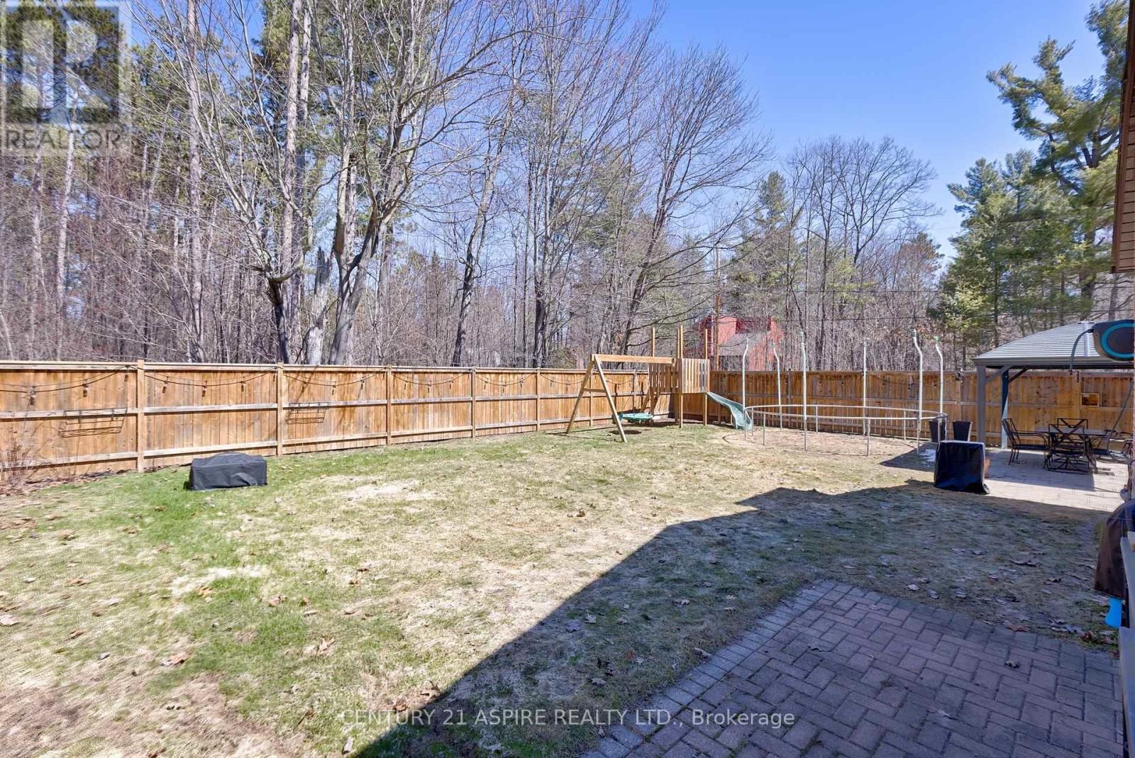 42 EAST STREET EAST Image 43