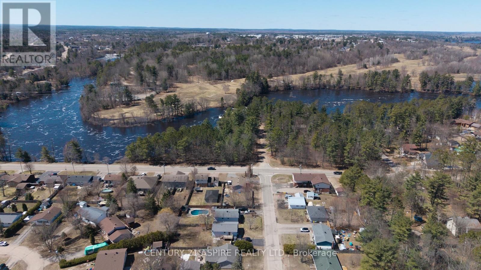 42 EAST STREET EAST Image 46