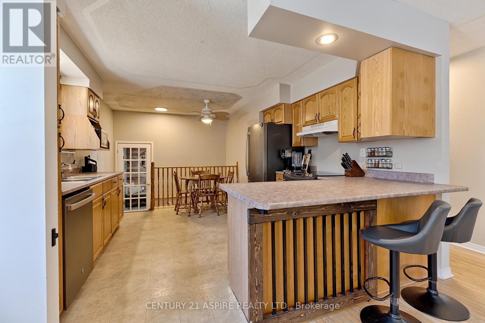 42 EAST STREET EAST Image 9