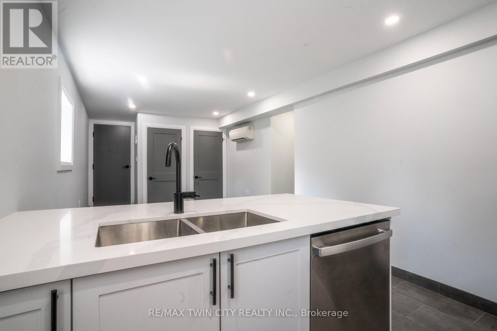 2 - 130 ELGIN STREET Image 2