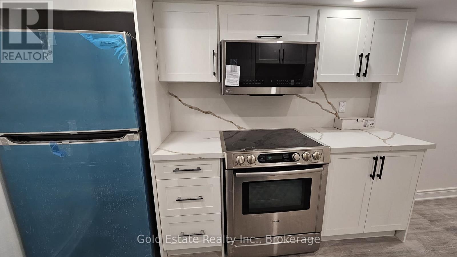 Lower 212 SPRING CREEK DRIVE Image 9