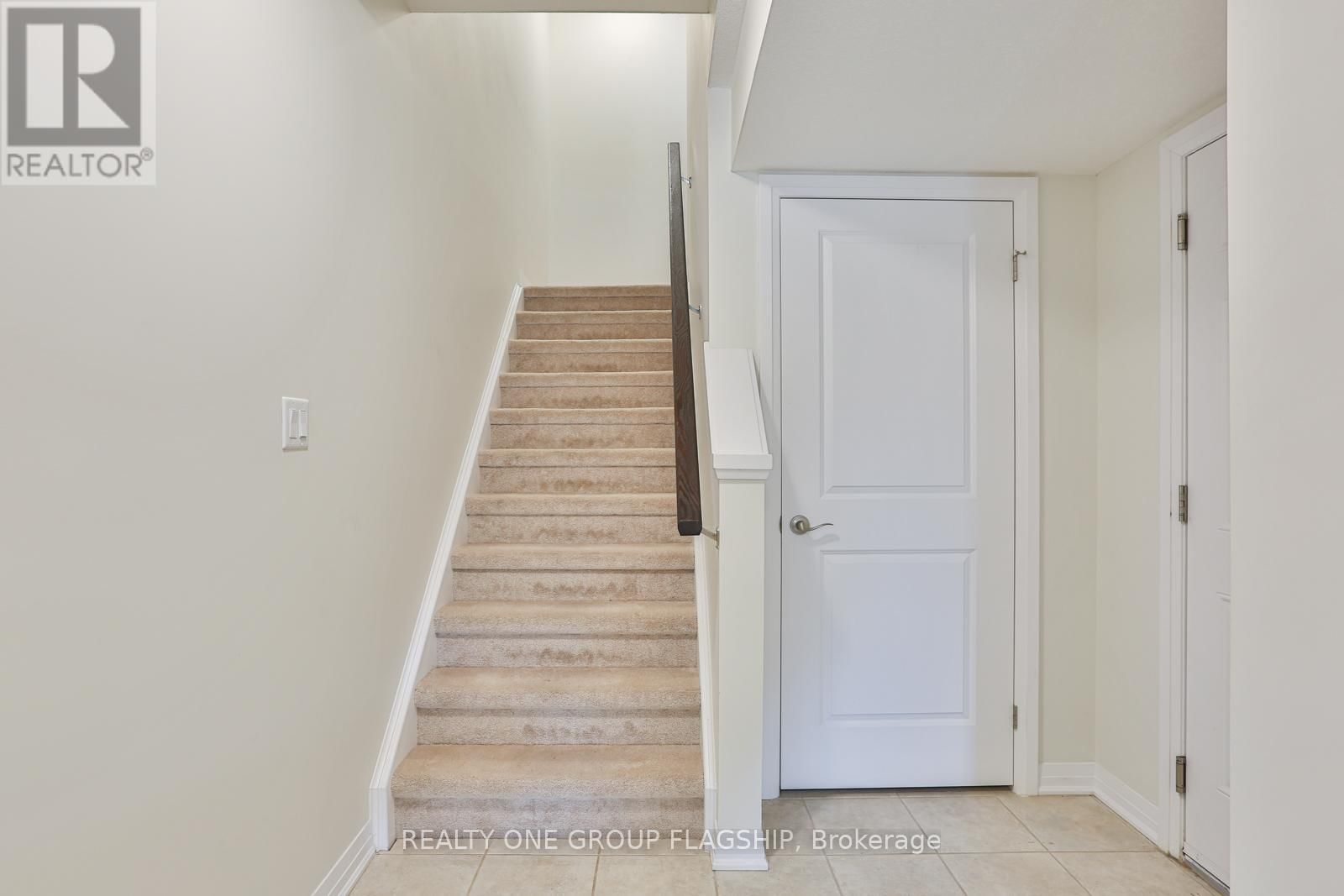 1C - 115 SOUTH CREEK DRIVE Image 6