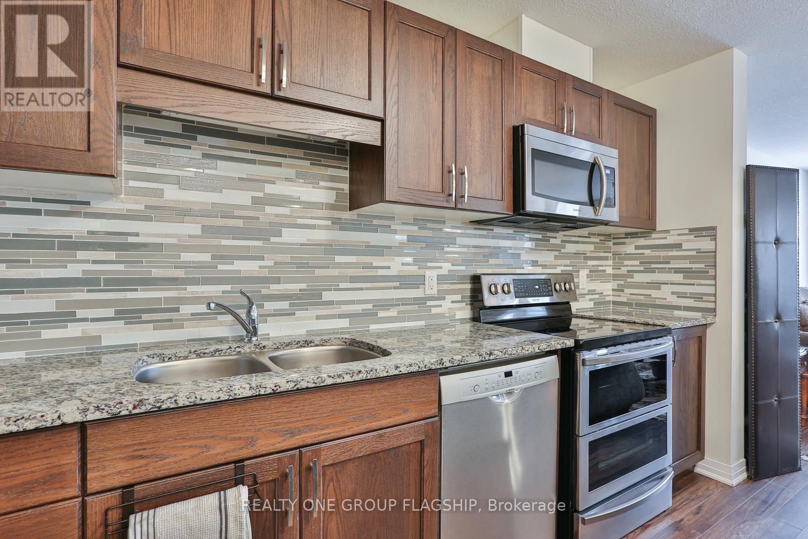 1C - 115 SOUTH CREEK DRIVE Image 9