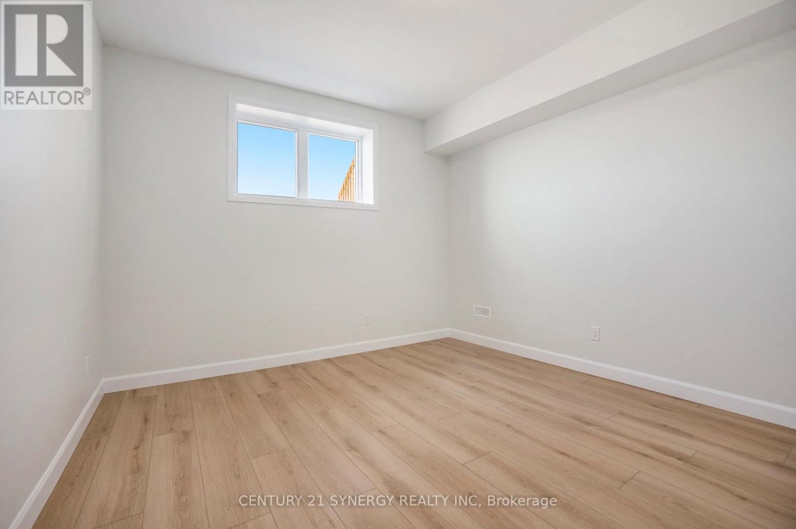 B - 87 HELEN STREET Image 15