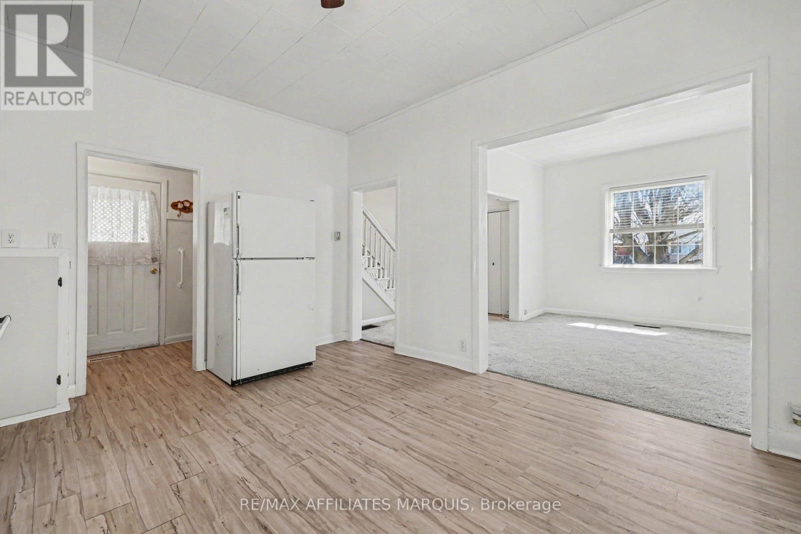 44 CORNELIA STREET EAST Image 10