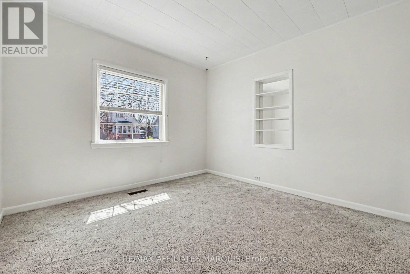 44 CORNELIA STREET EAST Image 13