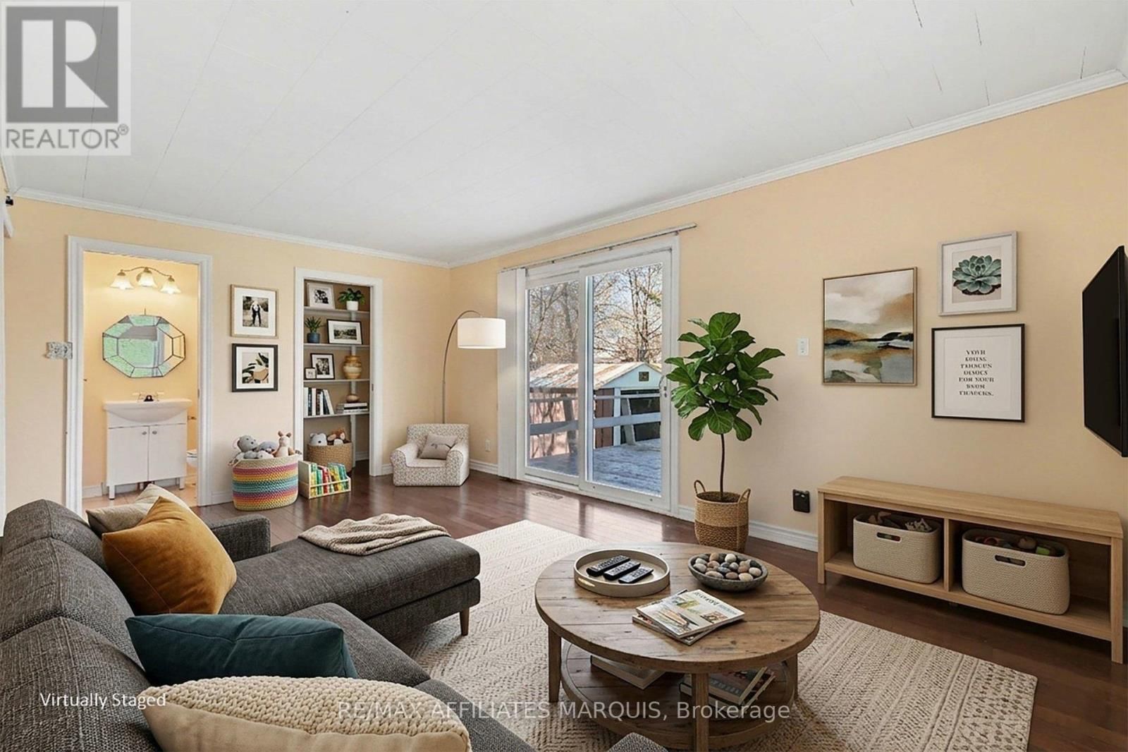 44 CORNELIA STREET EAST Image 17