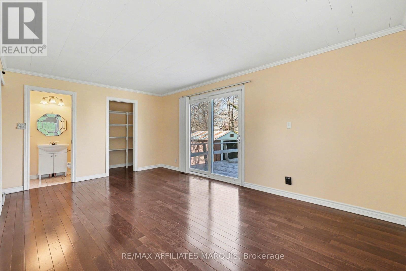 44 CORNELIA STREET EAST Image 18