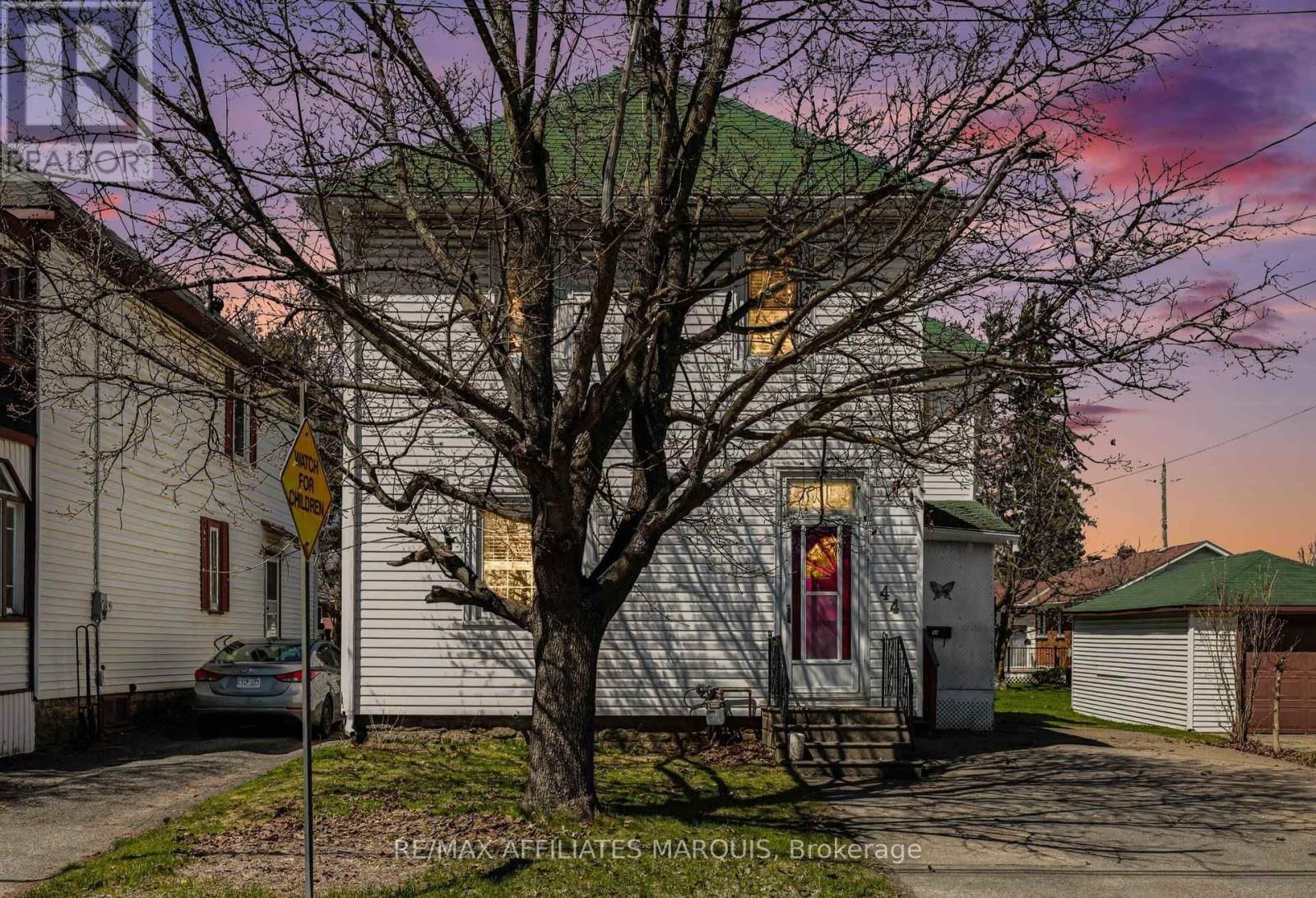 44 CORNELIA STREET EAST Image 2