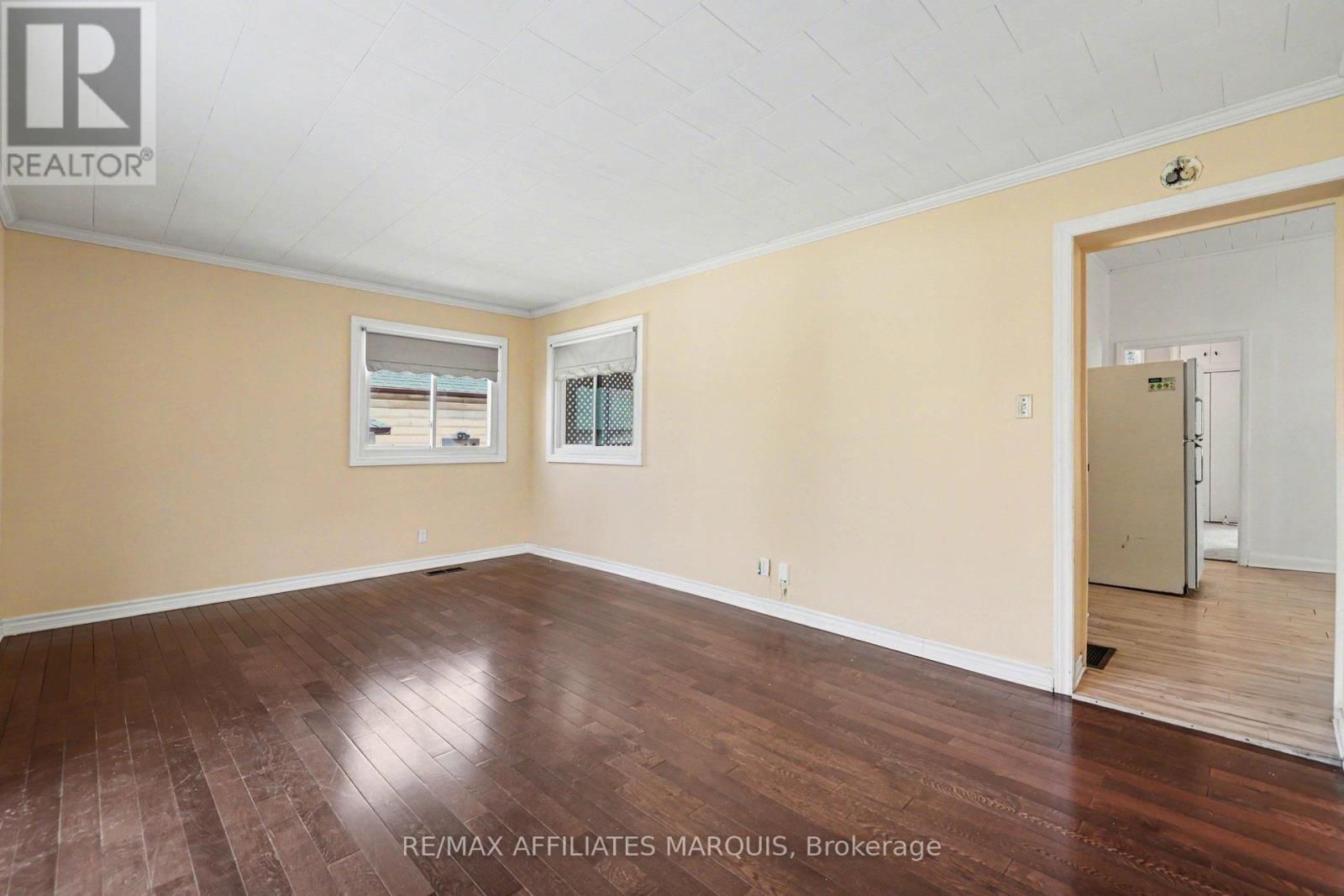 44 CORNELIA STREET EAST Image 20