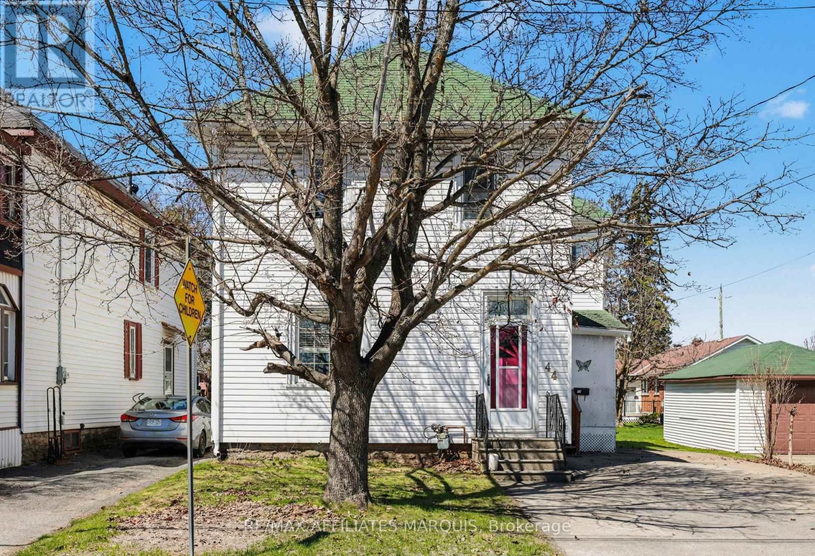 44 CORNELIA STREET EAST Image 3