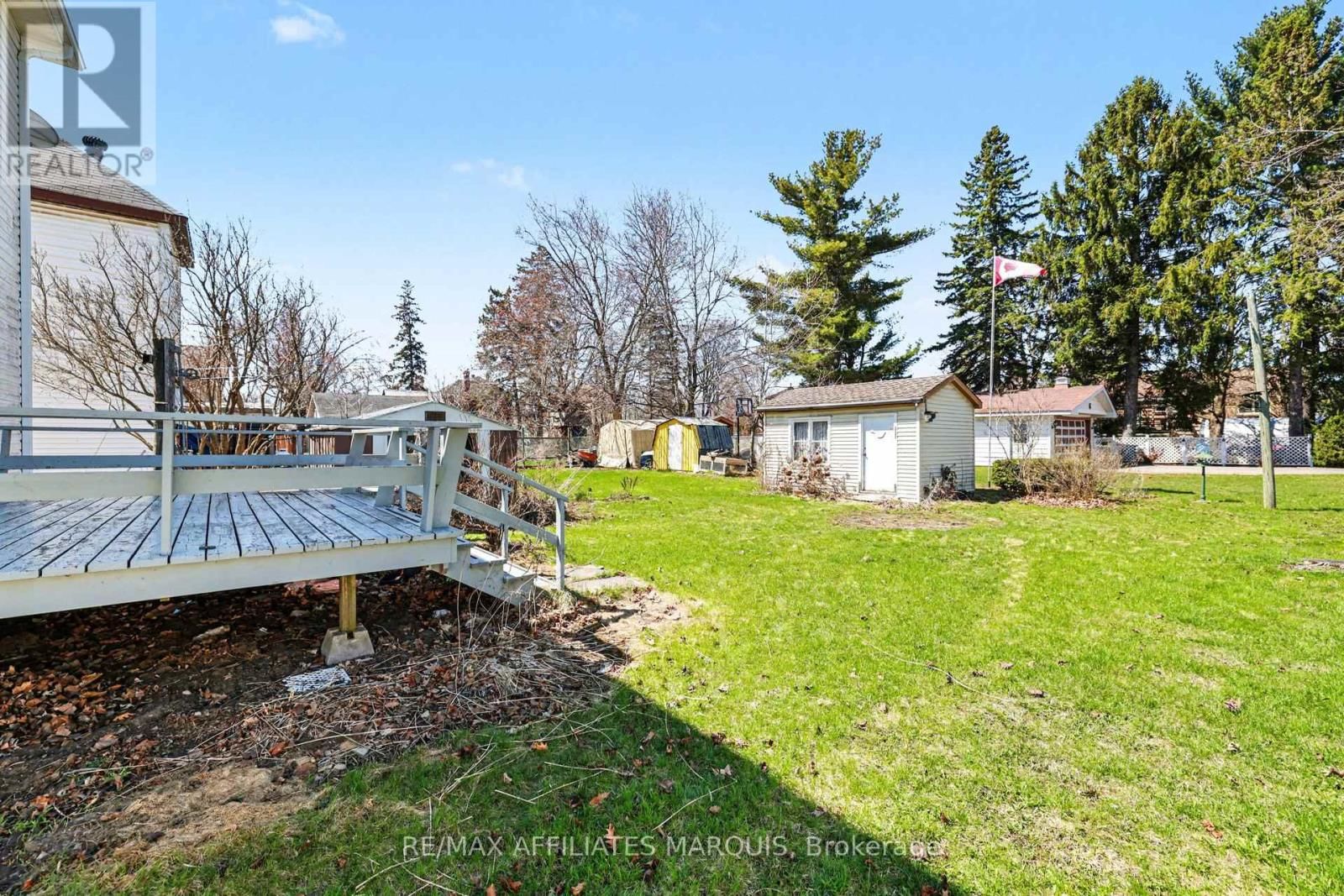 44 CORNELIA STREET EAST Image 35