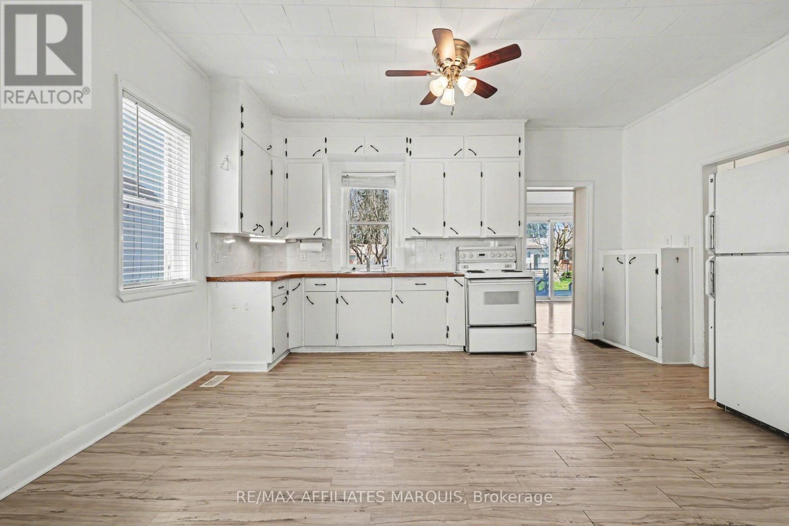 44 CORNELIA STREET EAST Image 7