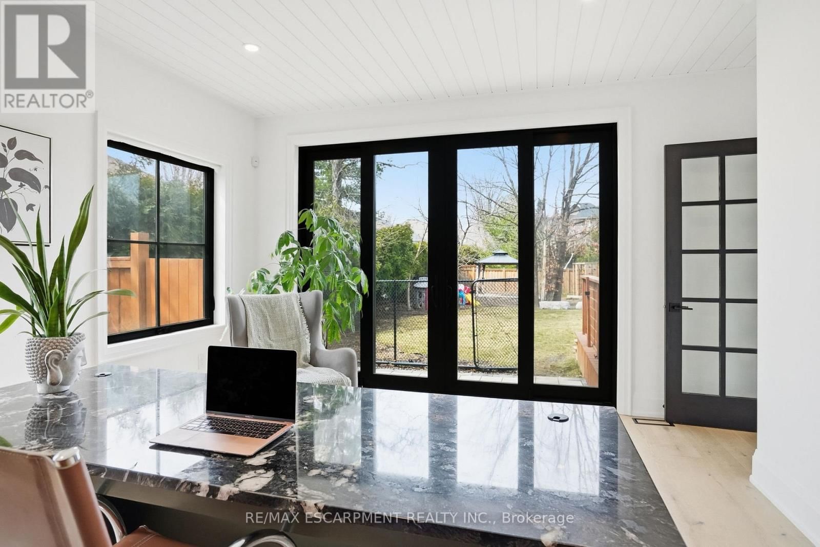 136 ROCKCLIFFE ROAD Image 20