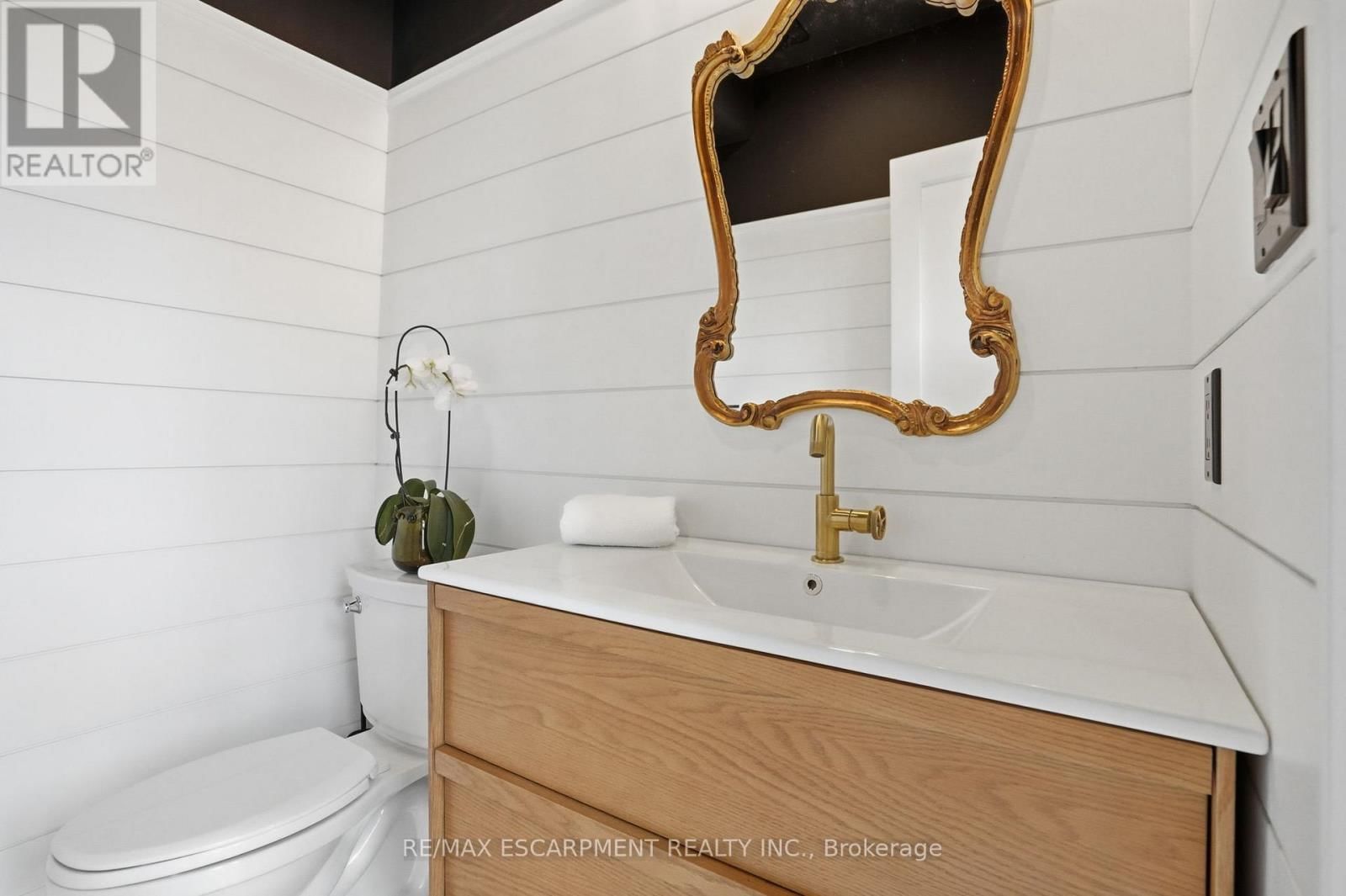 136 ROCKCLIFFE ROAD Image 21