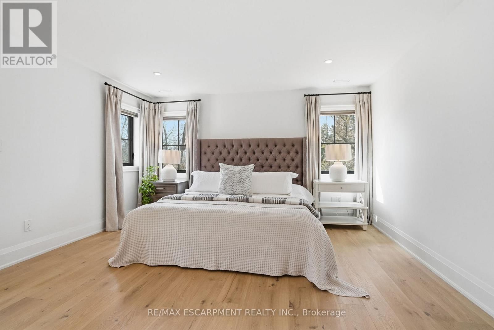 136 ROCKCLIFFE ROAD Image 23