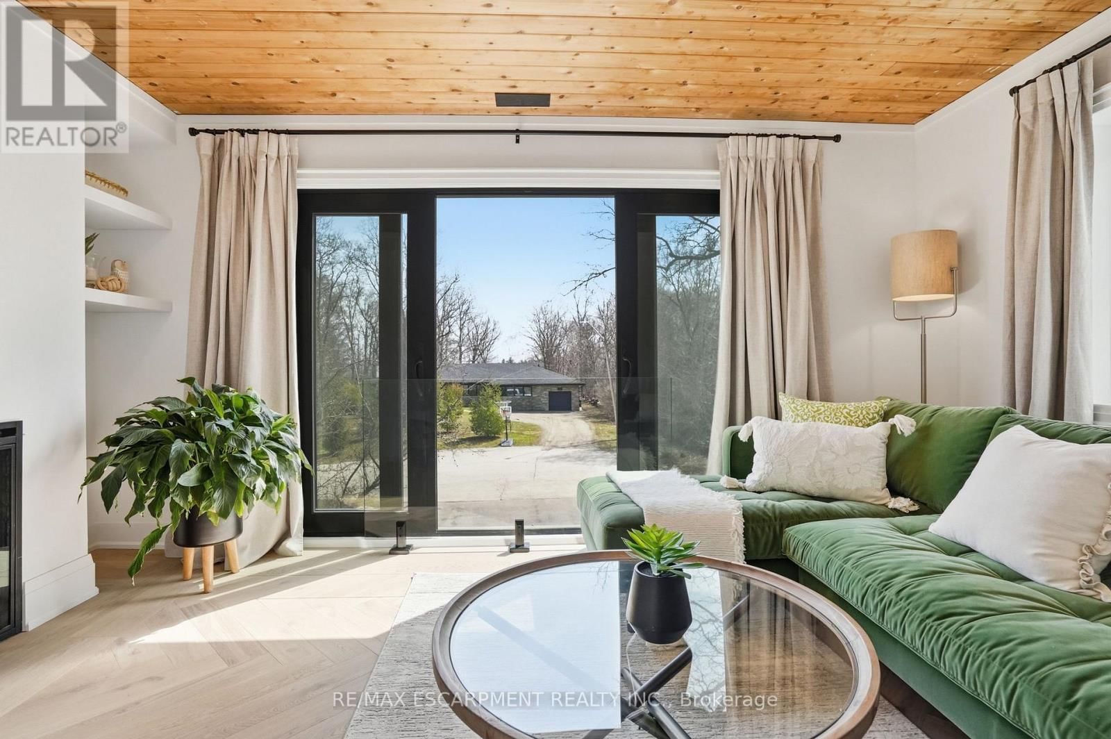 136 ROCKCLIFFE ROAD Image 26