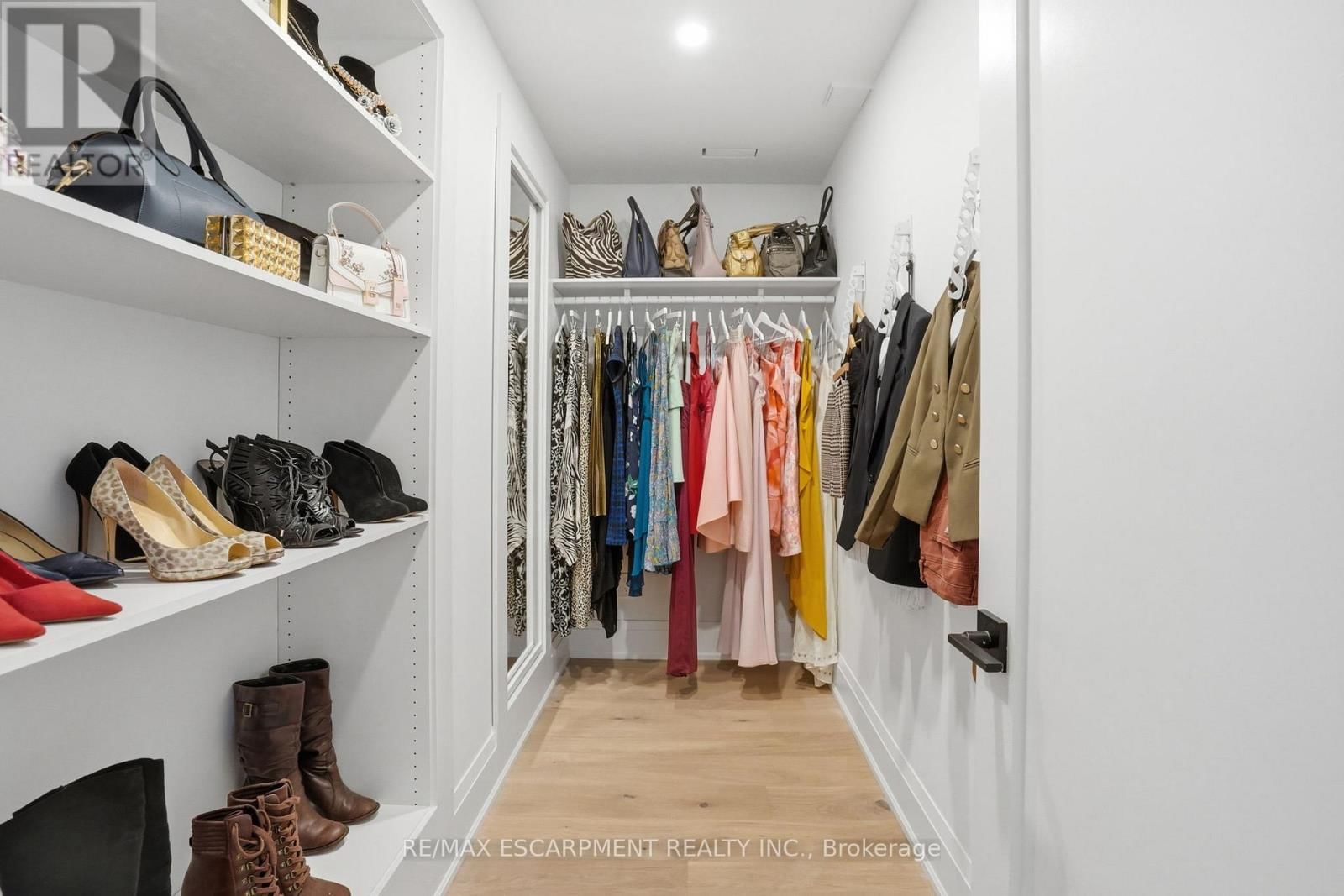 136 ROCKCLIFFE ROAD Image 28